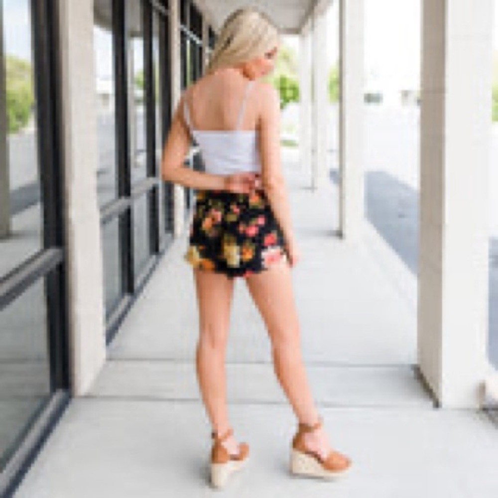 EUC Ambiance Apparel Floral Flowy Shorts - Picture 10 of 10